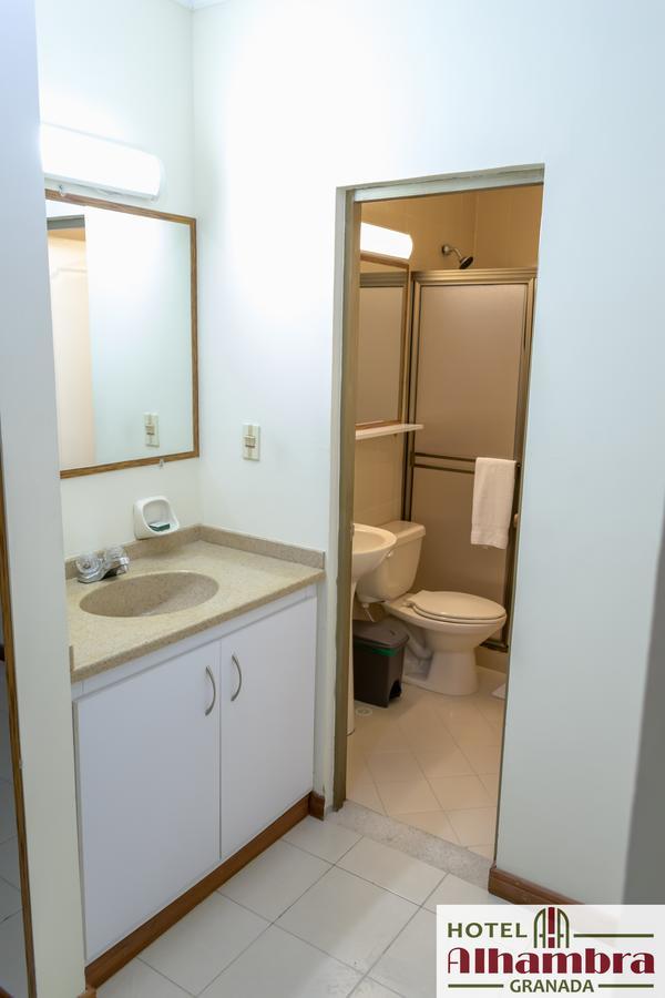 Hotel Alhambra Гранада Екстериор снимка